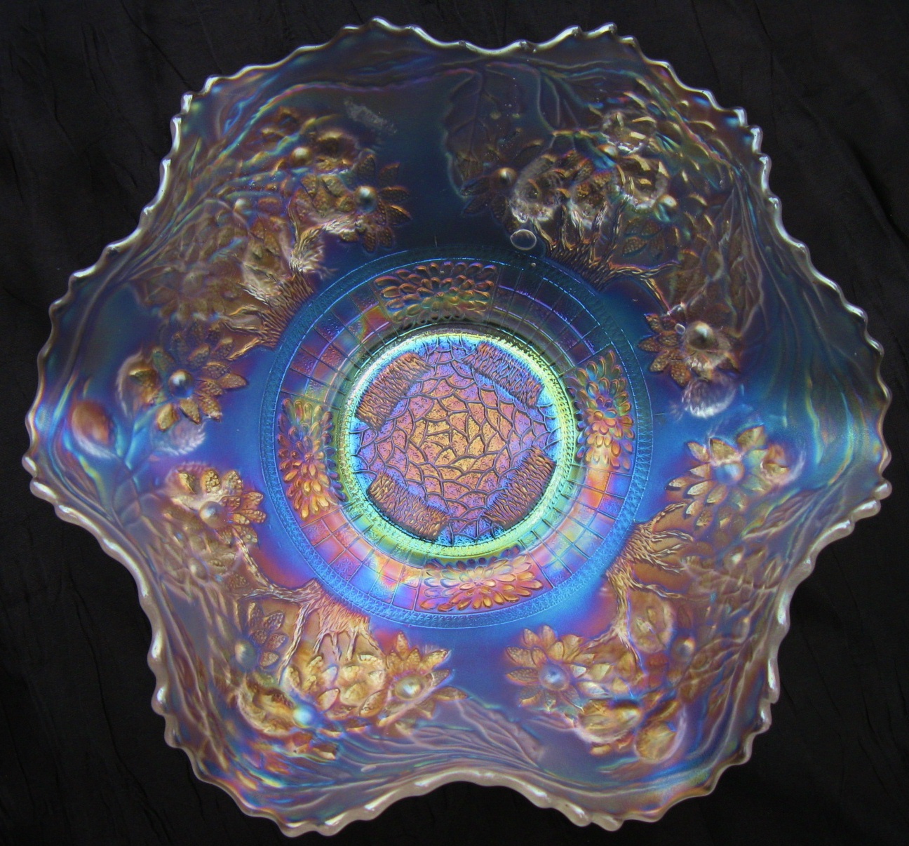 Dan Ruth Among The Collectors Carnival Glass A Legacy From The