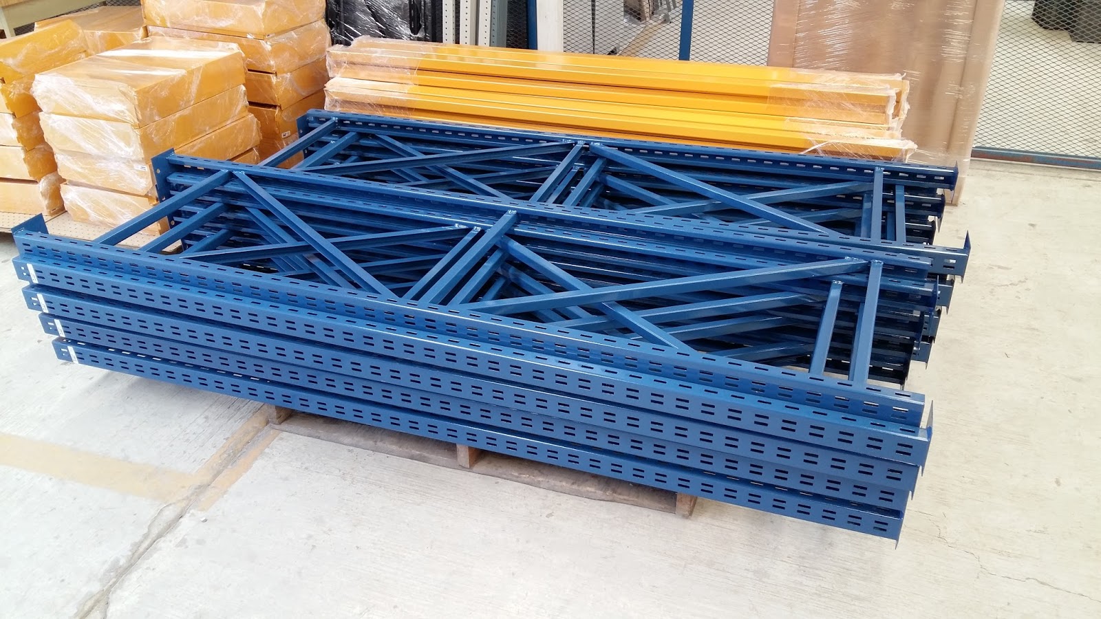 ESTANTES, ESTANTERIA, ANAQUELES, REPISAS, ENTREPAÑOS, MUEBLES DE