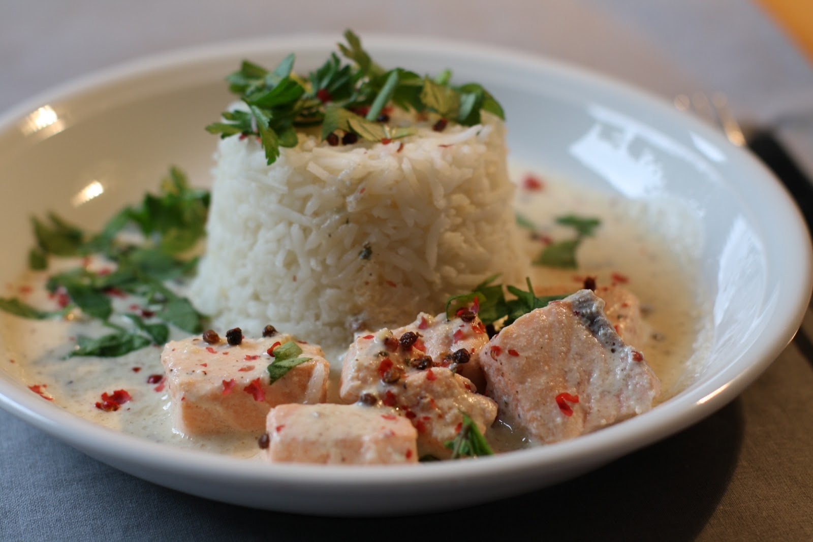 Schwäbisches und mehr... im Hefezopf-Blog: Reis mit Lachs-Soße