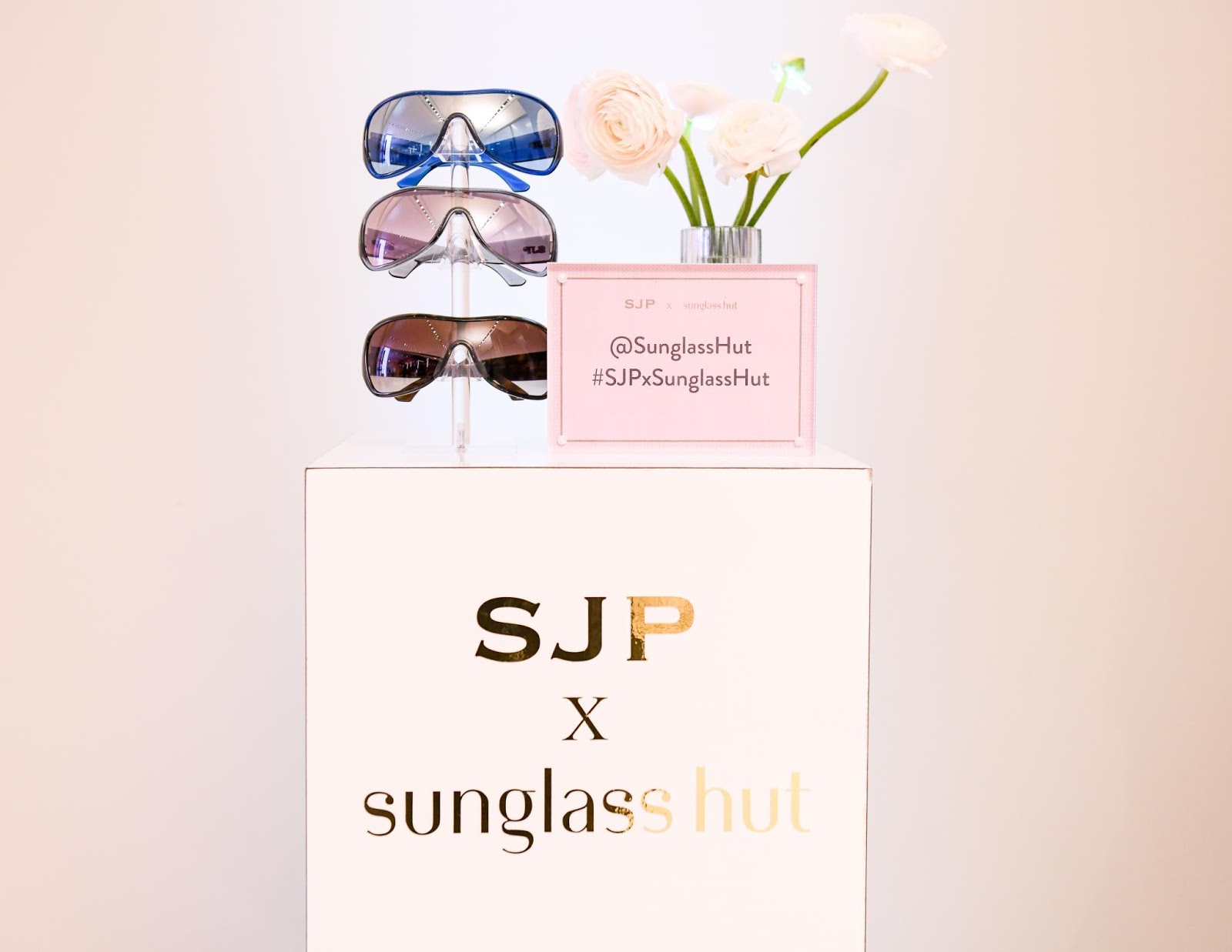 Sunglass Hut Tea Tree Plaza Outlet, 59 
