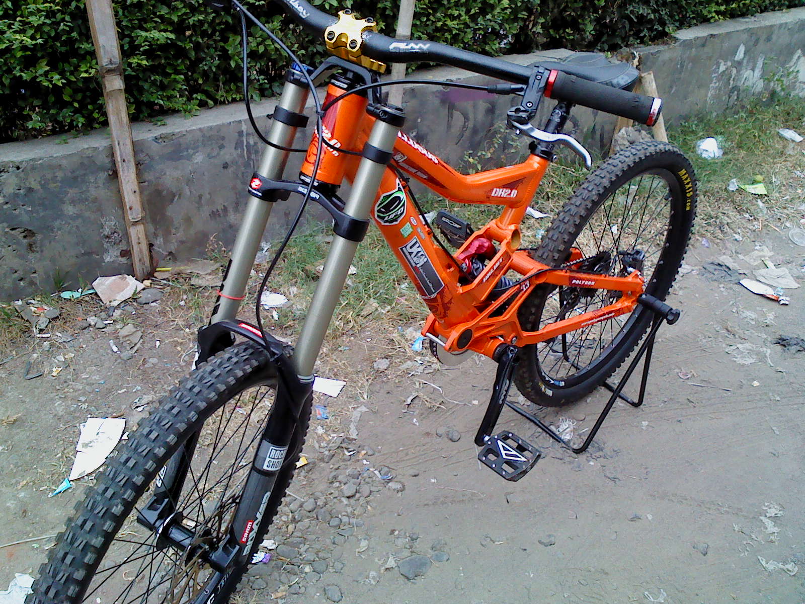 frame polygon collosus dh 2.0