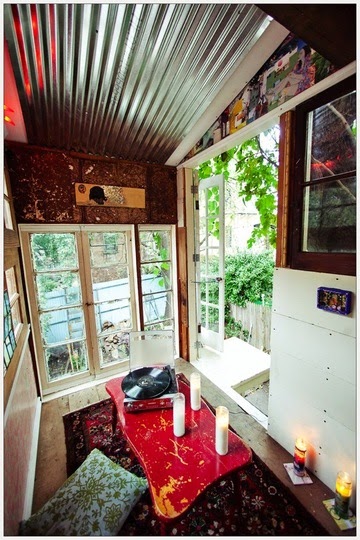 una casa vintage en un árbol