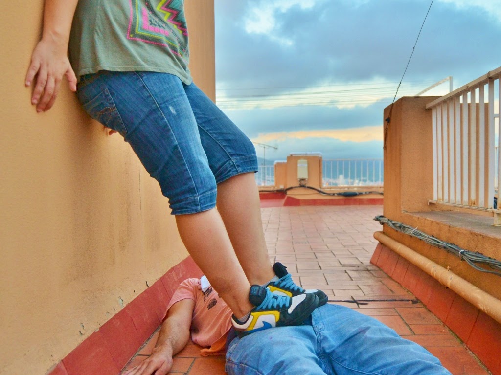crushandtrampling: Trampling with nike blue and yellow and jeans on the