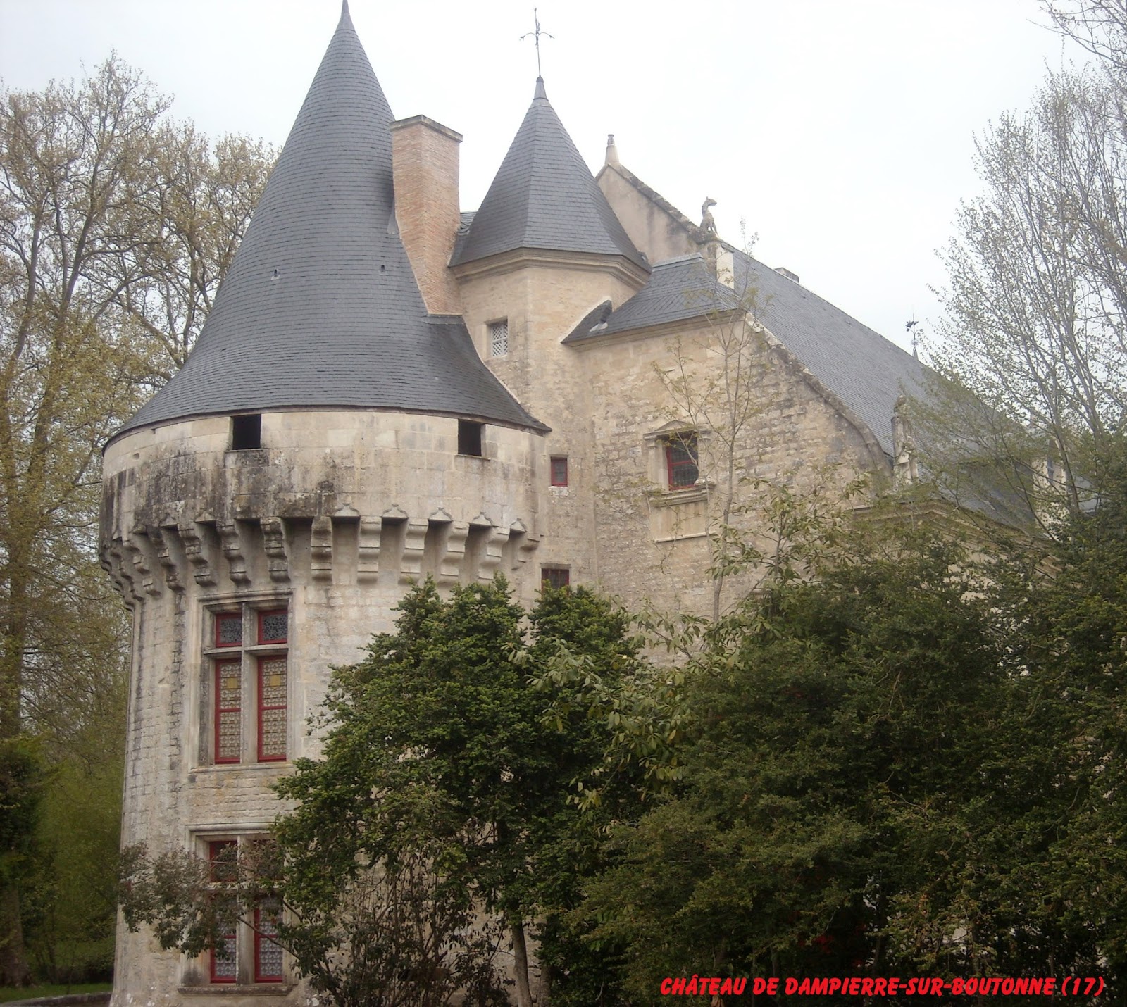 LES MILLEPATTES DE SAINTONGE ASINERIE DE DAMPIERRESURBOUTONNE (17) JOURNÉE RANDOPIQUE