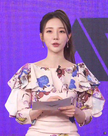 꽃무늬 원피스+포니테일 이정현 아나운서 - 꾸르
