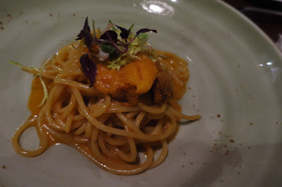 Perbacco, spaghetti black truffle sea urchin