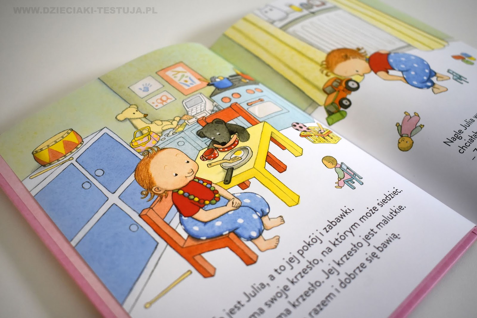 Seria Ksiazeczek O Julce Julia Siada I Julia Je Wszystko Dzieciaki Testuja Pl Recenzje Zabawek Ksiazek I Gier