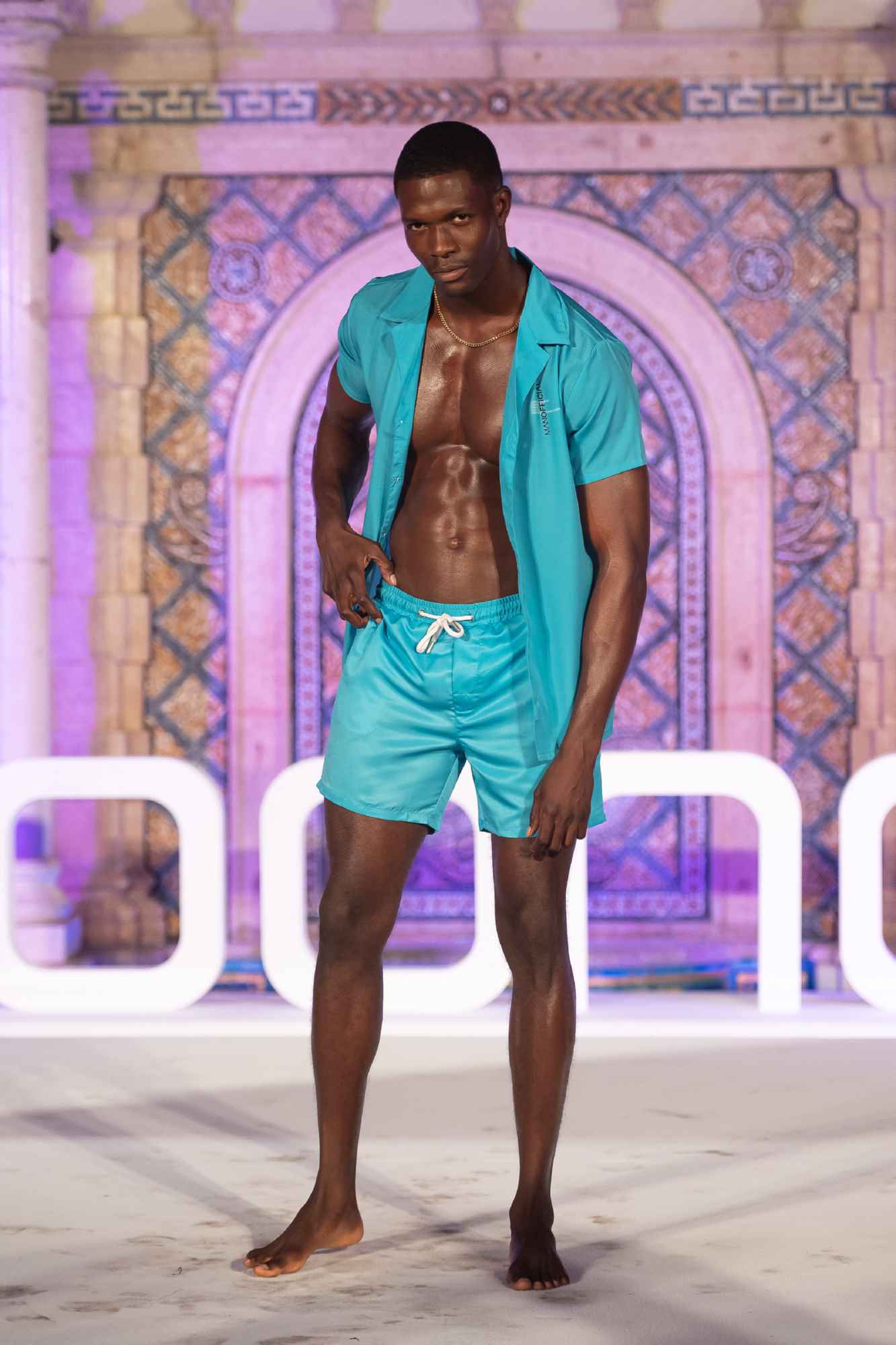 Boohoo le apuesta a los estampados para su colección Swimwear Spring