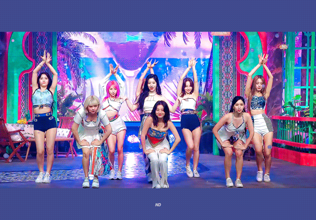 트와이스 Alcohol Free 의상변화 움짤