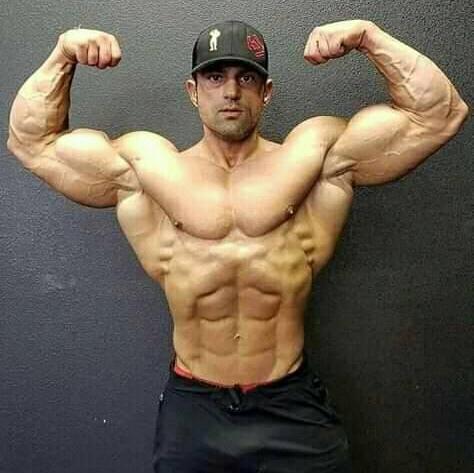 world bodybuilders pictures: lahore beautiful bodybuilder sardar naeem