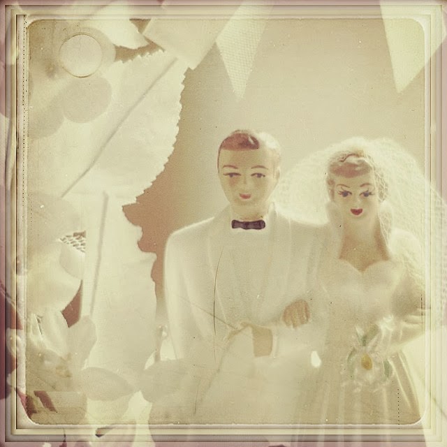 ADORED VINTAGE  10 Vintage  Inspired Wedding  Cakes  