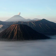 Mengenal Gunung Semeru, Sang Pemilik Puncak Mahameru Gunung Tertinggi di Pulau Jawa