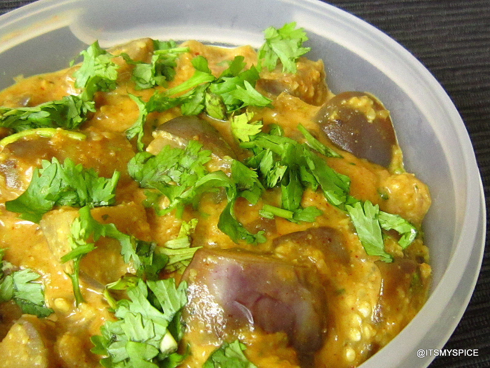 It&amp;#39;s my Spice !: Brinjal Curry with sesame groundnut paste(Vazhudananga ...