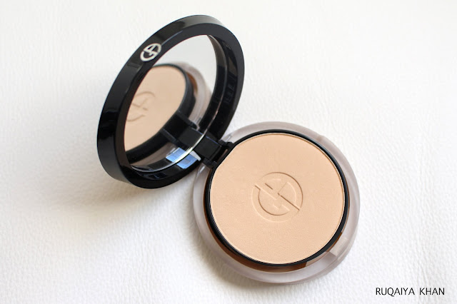 Giorgio Armani Luminous Silk Powder Foundation in shade 4 