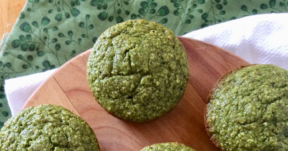 Savory Moments Banana spinach oat blender muffins