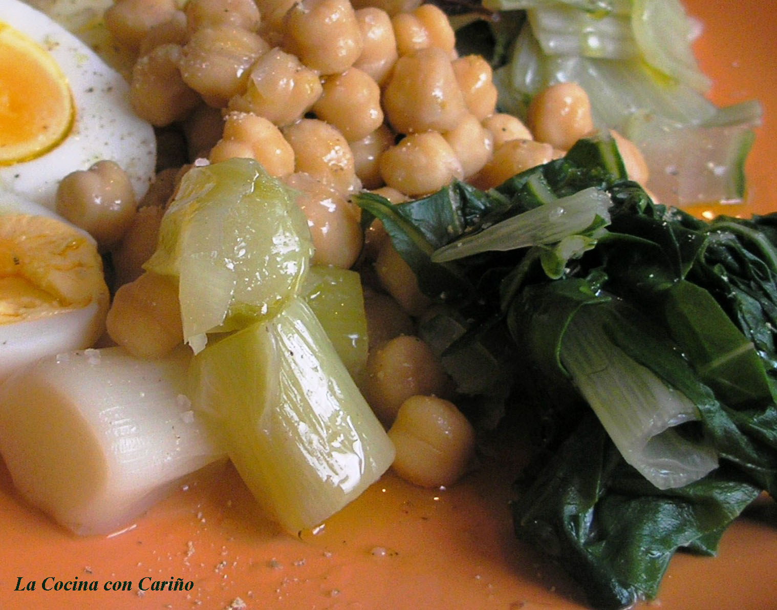 HERVIDO DE GARBANZOS Y ACELGAS