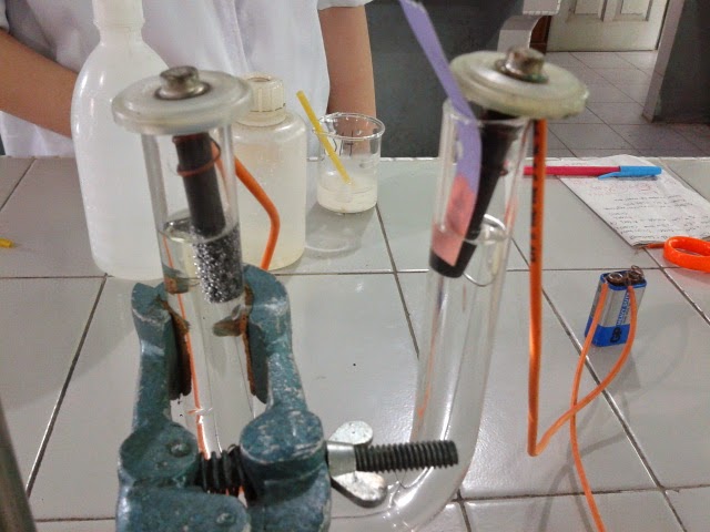 Demonstrasi Praktikum Elektrolisis Kelas 12 | Kimia Industri