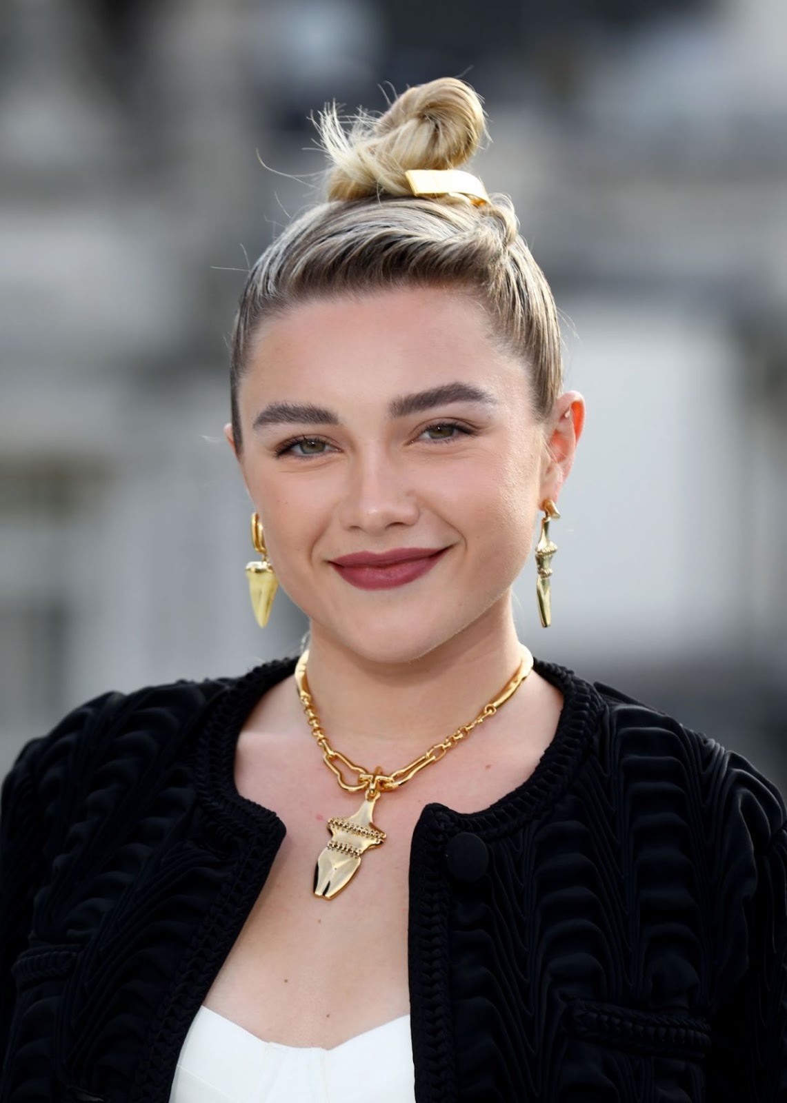 Florence Pugh Clicks at Little Women Photocall in London 16 Dec-2019