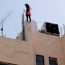 فيديو طفلة بفاس ترمي بنفسها من شقة والديها أثناء مناقشتة ملف مغتصبيها فيديو طفلة بفاس ترمي بنفسها من شقة والديها أثناء مناقشتة ملف مغتصبيها