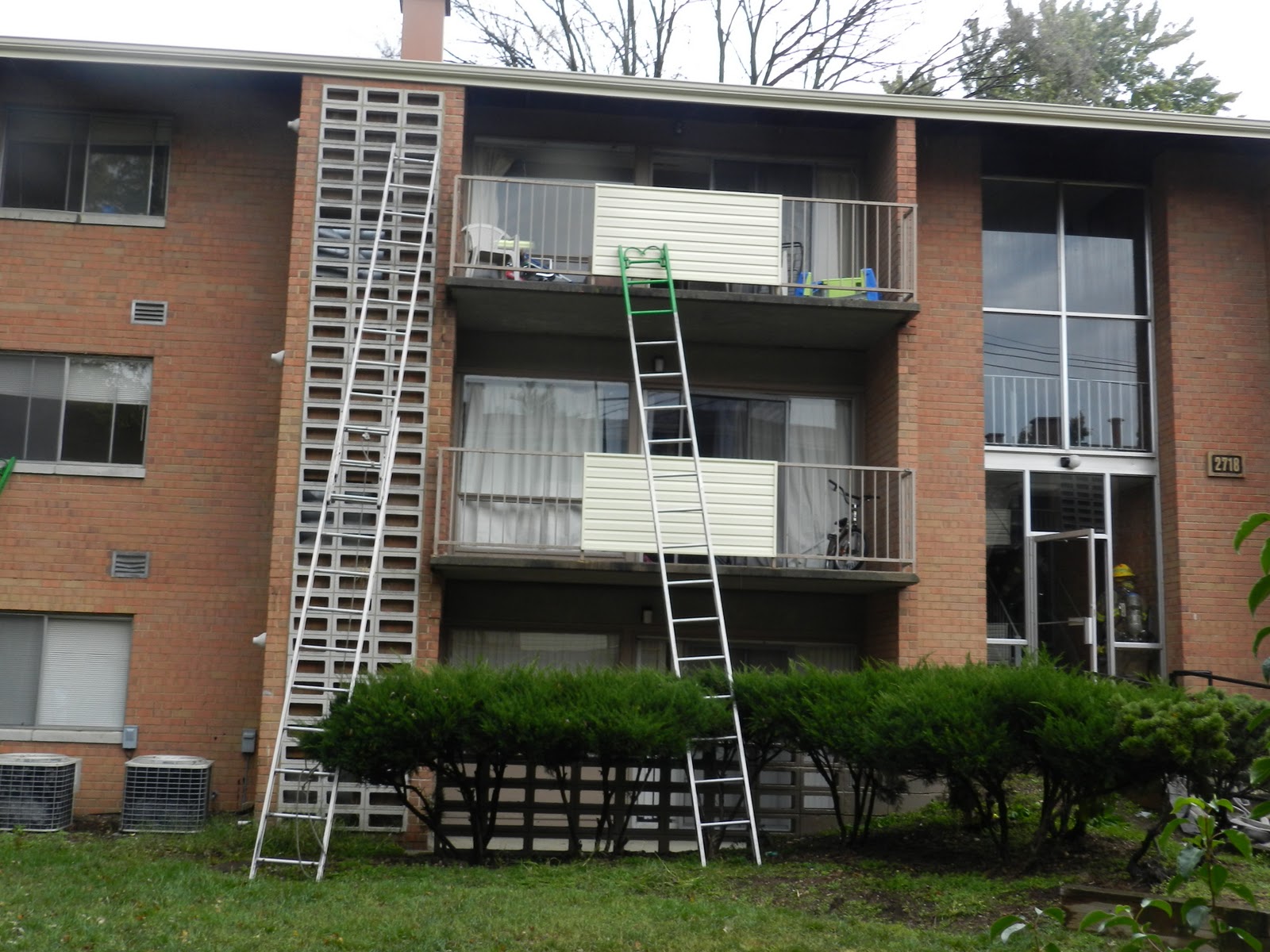 Forestville Apartment Fire with Rescues and Great Job by Young 911 Caller