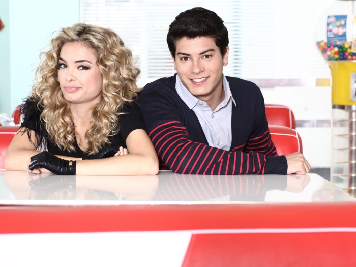 Elua Arthur Colegas de elenco, Lua e Arthur posam para a revista Capricho (Foto ...