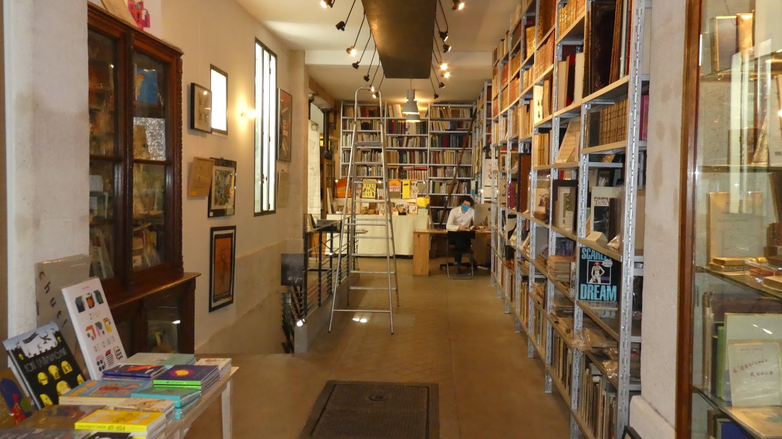 Paris-bise-art : Chez les libraires associés: l'exposition "Déplier l'ordinaire".