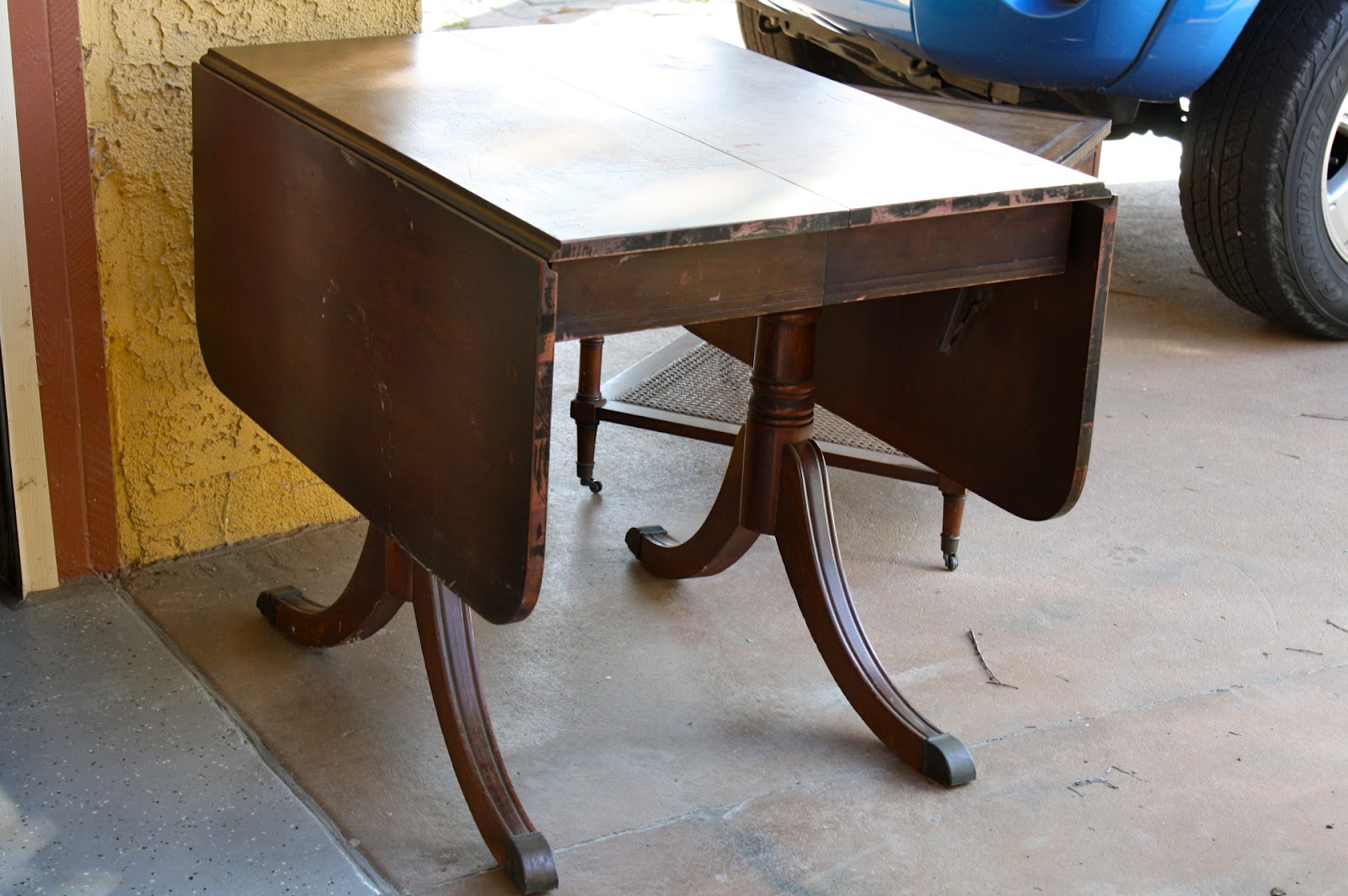 MakeMePrettyAgain My first drop leaf table restoration!