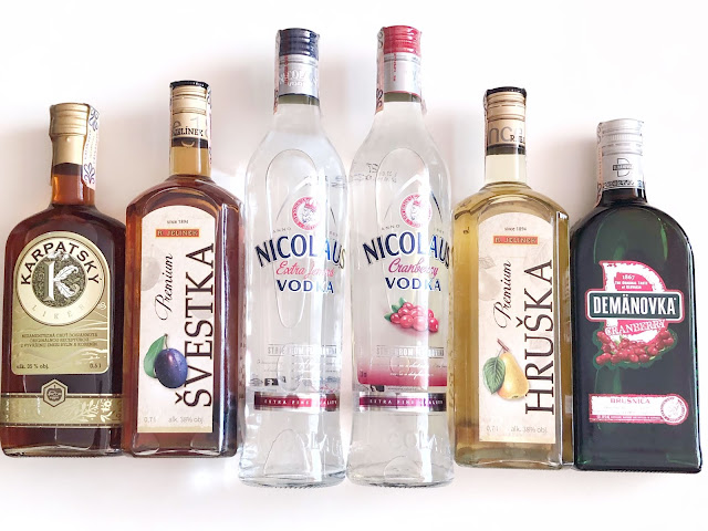 nalewki słowackie, regionalne alkohole słowacja, hruska, svestka, demianowka, damazprowincji, vódka nicolaus