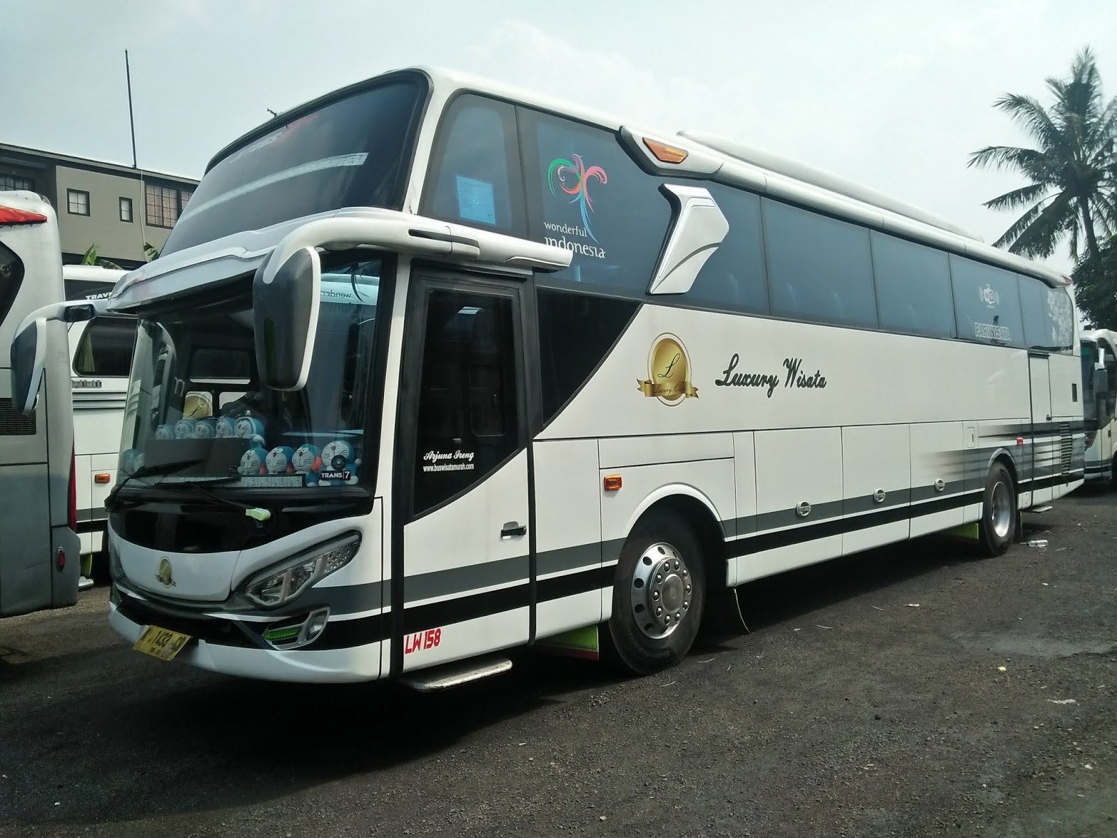 Jelajah Wisata Murah Meriah: Panduan Lengkap Bus Pariwisata di Tangerang