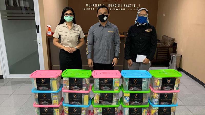 Ditengah Pandemi Covid-19, Law Office Mohamad Ali Nurdin Bantu Wartawan Ditengah Pandemi Covid-19, Law Office Mohamad Ali Nurdin Bantu Wartawan