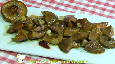 Receta fácil y rápida de níscalos al ajillo