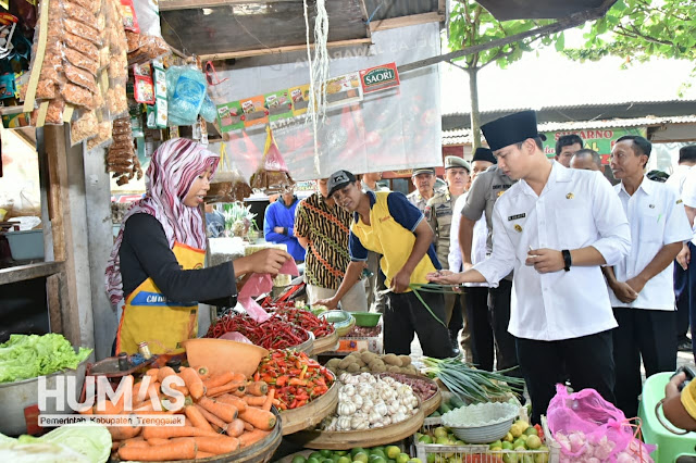 Hari Pertama Jadi Bupati Definitif, Nur Arifin Cek Harga Komoditas Pokok