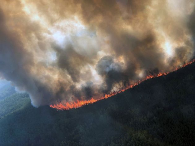 O καύσωνας στην Αλάσκα καίει δάση, λιώνει πάγους και οι πόλεις πνίνονται στον καπνό O καύσωνας στην Αλάσκα καίει δάση, λιώνει πάγους και οι πόλεις πνίνονται στον καπνό
