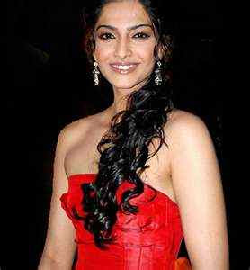 BOLLYWOOD WORLD: Indian Actress Sonam Kapoor