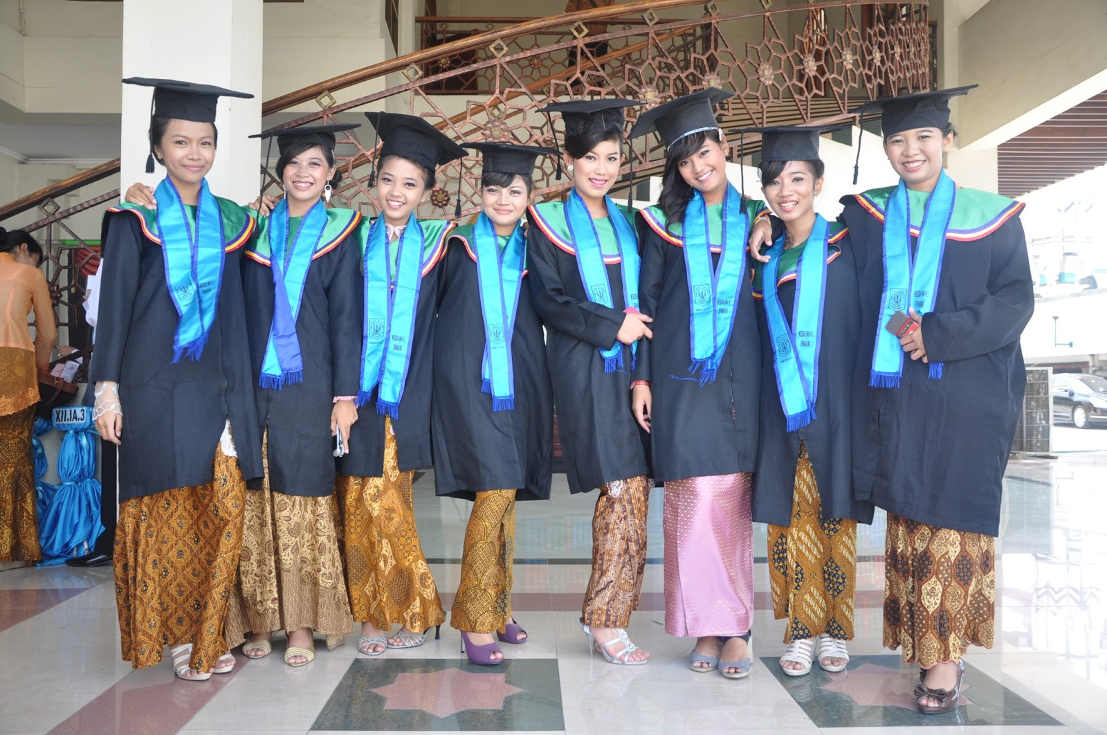 fatmawidiastuti: high school graduation