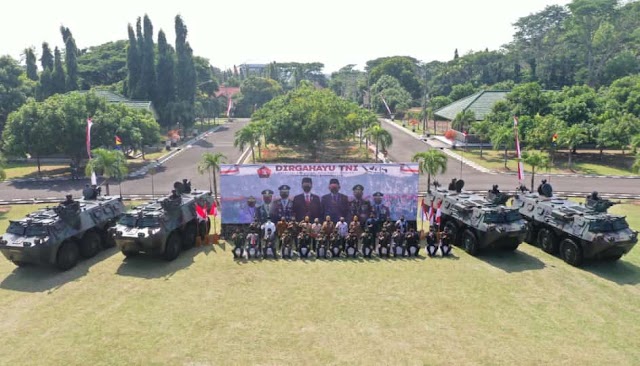 Kodim 0809/Kediri  Beserta Forkopimda Kabupaten dan Kota  Kediri Hadiri Peringatan HUT TNI Ke-76
