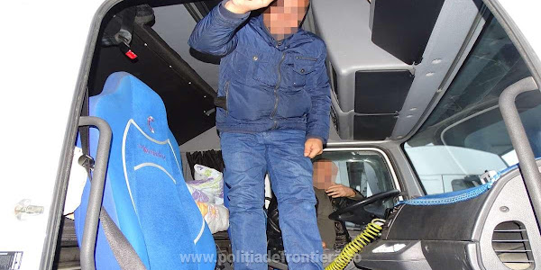 Cetăţean turc ascuns în cabina unui camion, depistat la P.T.F. Calafat