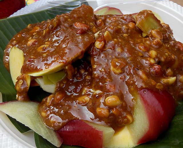 Rujak Buah Pun Bisa Dijual Mahal