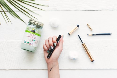 7 công thức đẹp toàn thân với dầu dừa từ chuyên gia a69e550c3ad0a761874d80decf78aae1 7 công thức đẹp toàn thân với dầu dừa từ chuyên gia