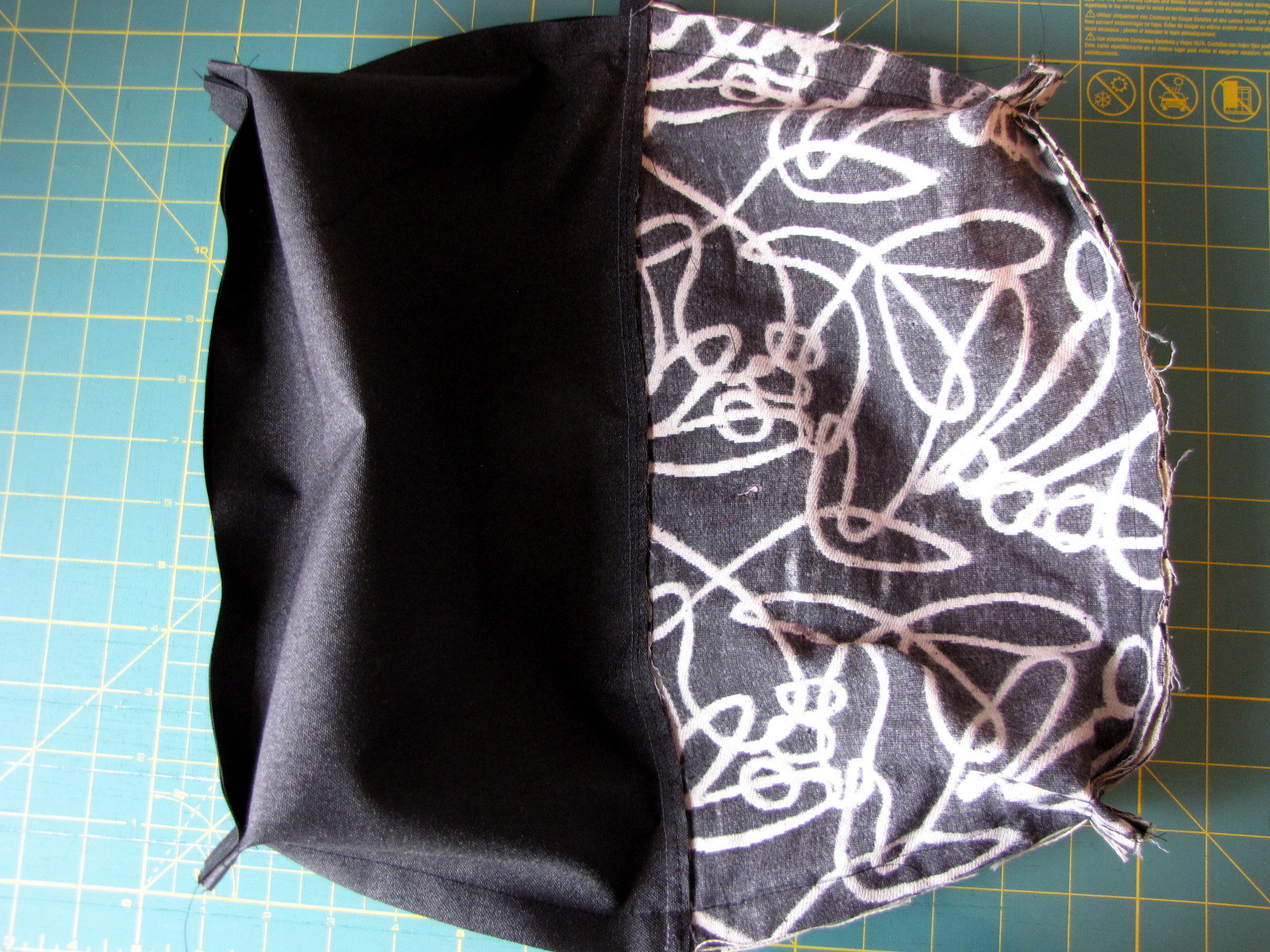 Gusseted Zipper Pouch Tutorial & Pattern