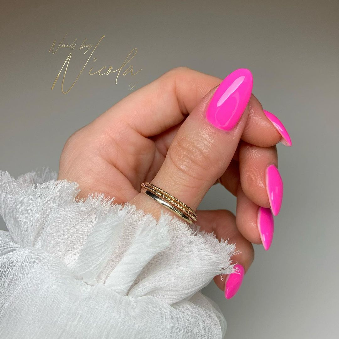 Nail art pink
