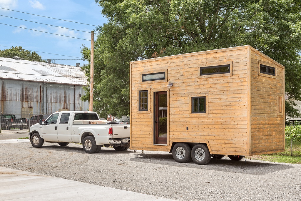 Cedar Chattanooga Tiny House (144 Sq Ft) [ TINY HOUSE TOWN ]