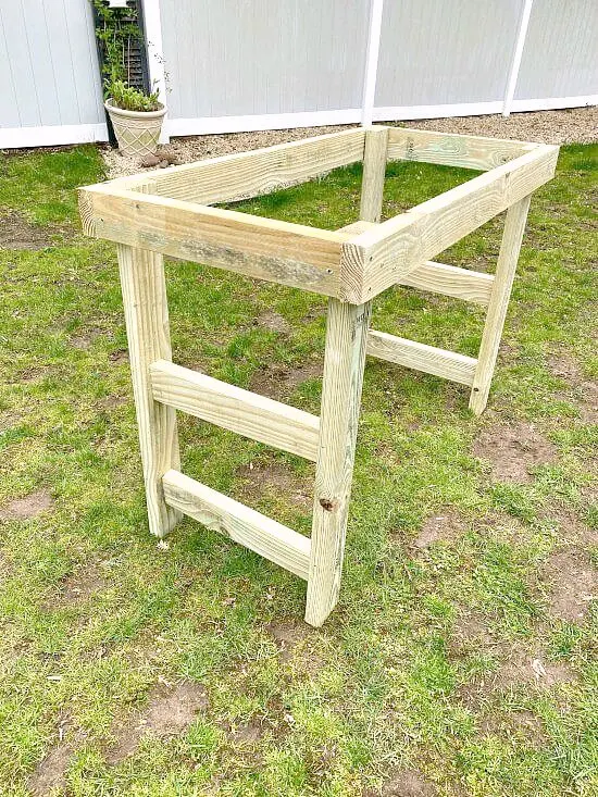 Tutorial for Easy DIY  Potting Bench