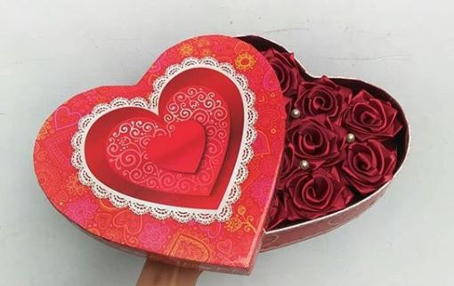 Yahanana CARA MUDAH MEMBUAT BUNGA DARI PITA SATIN