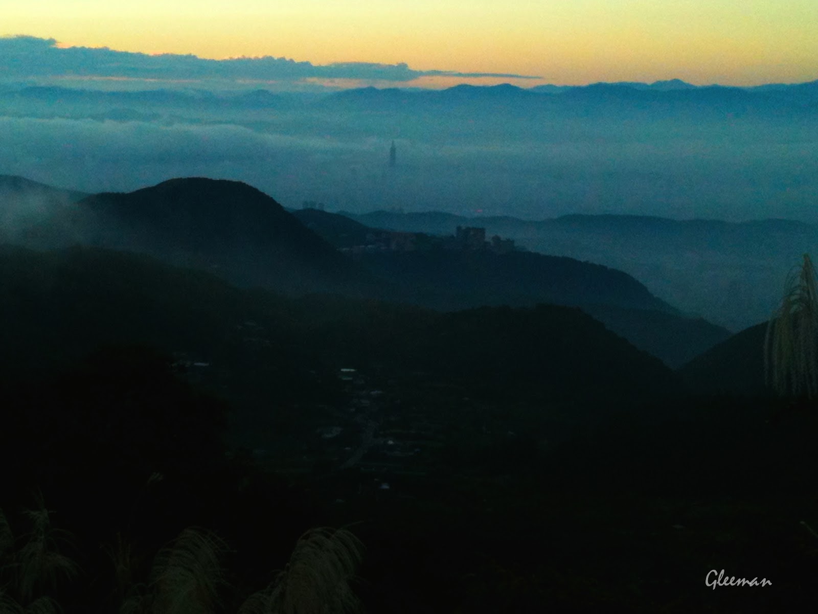 雲霧中的台北市區