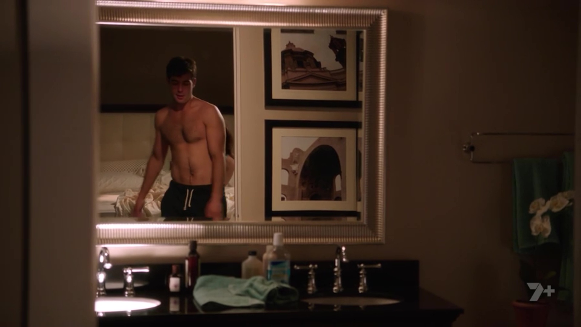 James Wolk shirtless in Political Animals 1-02 "Second Time Around&quo...