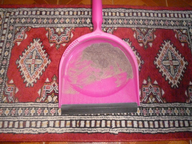 tappeto in seta e lana lo sporco al suo interno da artemassaggi.blogspot.com