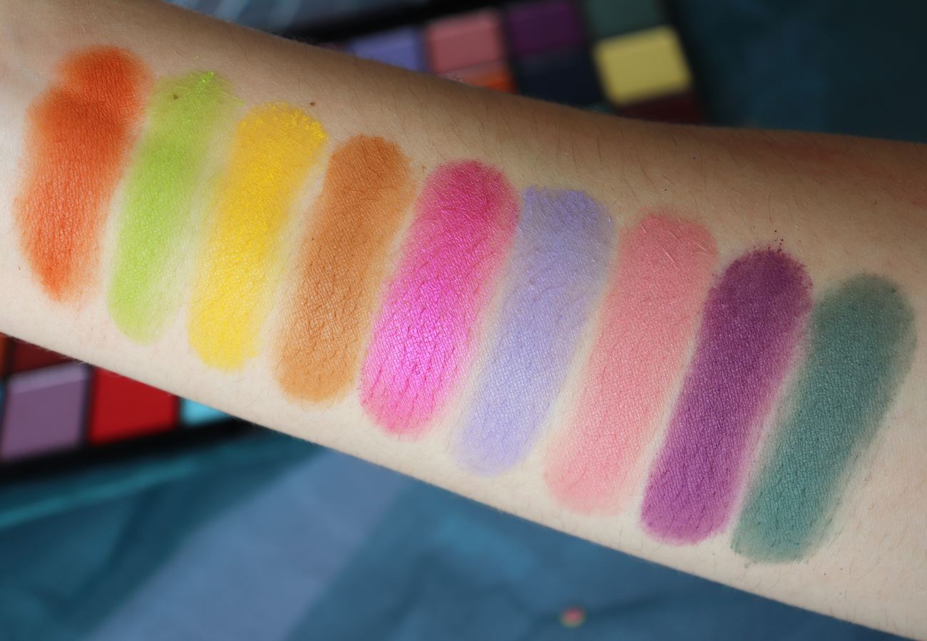 Revolution Makeup Beauty - Monster Mattes Maxi Reloaded Eyeshadow Palette Review & Swatches - Avis Makeup Artist London Paris - Beauty blogger It's Azami - Dream Big - Big Big Love Revolution Makeup Beauty - Monster Mattes Maxi Reloaded Eyeshadow Palette Review & Swatches - Avis Makeup Artist London Paris - Beauty blogger It's Azami - Dream Big - Big Big Love
