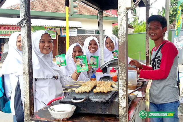 Santoso Pilih Tak Lanjut Sekolah untuk Jual Bakso Rindu