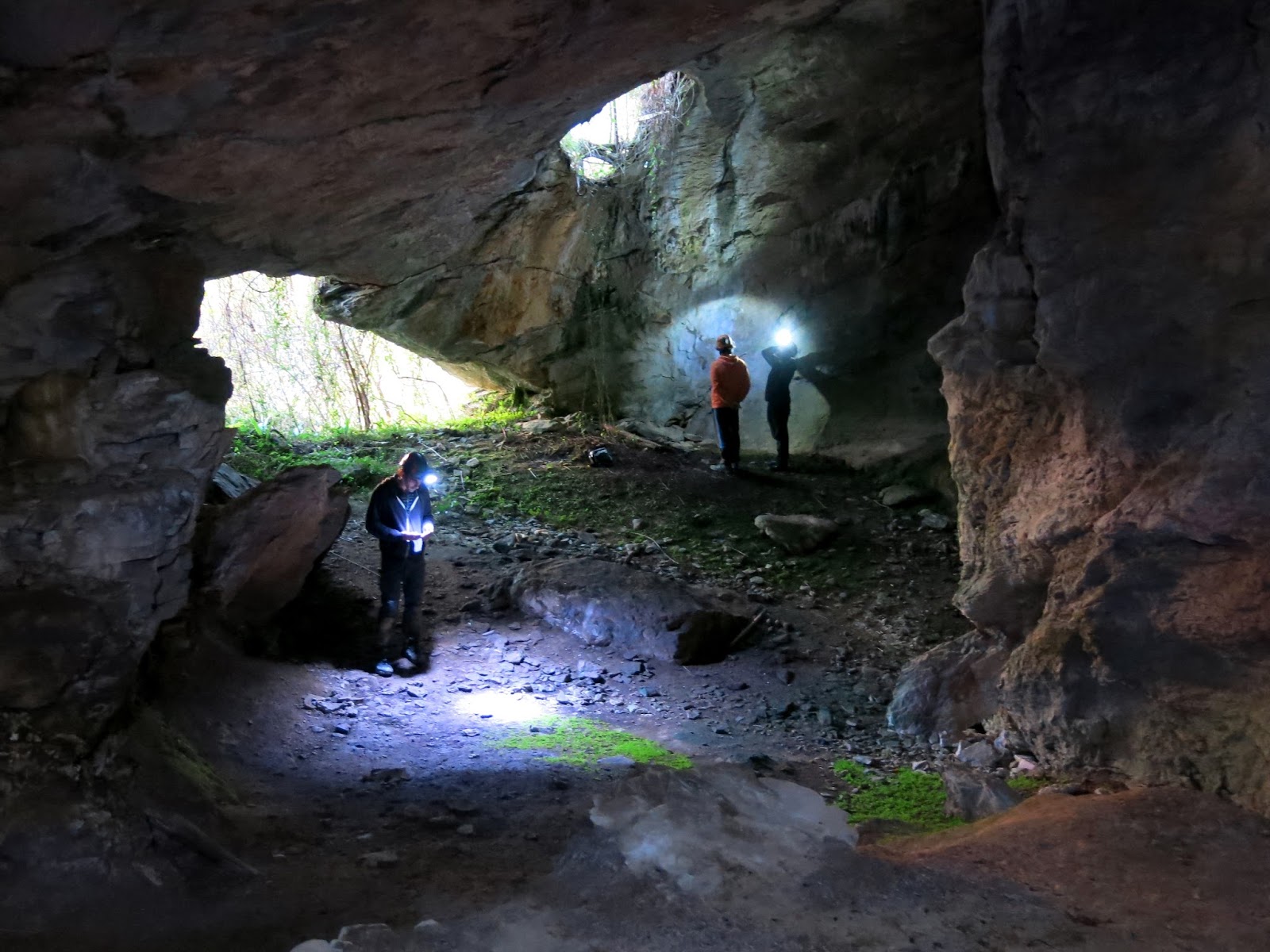 Una mirada al entorno. Cueva de Lizaratzu o Cueva de la Virgen de Izaskun